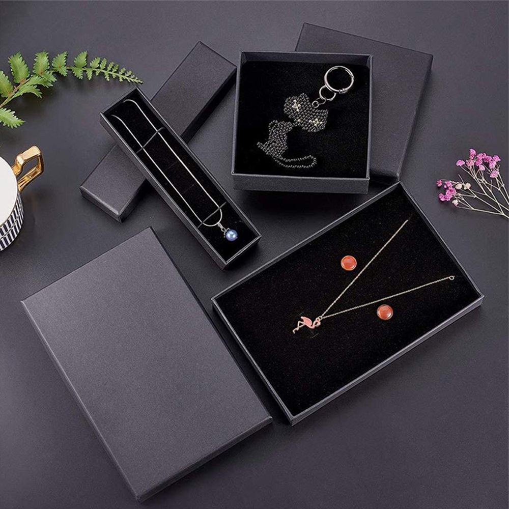 Caja de regalo de collar de lujo con cubierta de cielo y tierra negra cuadrada con forro